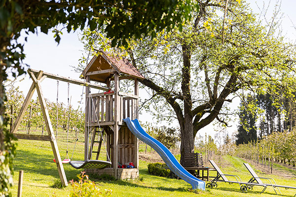 Auf dem Spielplatz gibt es viel zu entdecken