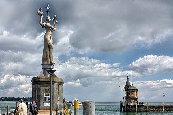 Hafeneinfahrt Konstanz mit der Imperia